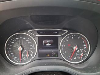 Mercedes B-klasse 180 1.6i  90kw pano navi picture 11