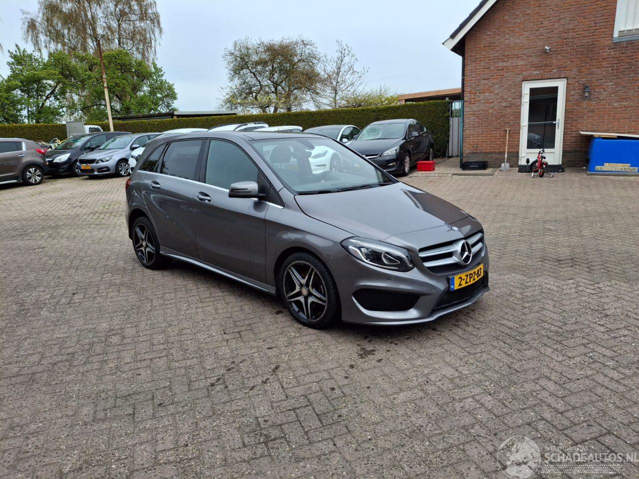 Mercedes B-klasse 180 1.6i  90kw pano navi