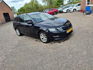 Skoda Octavia 1.6 tdi 116pk  automaat navi picture 9