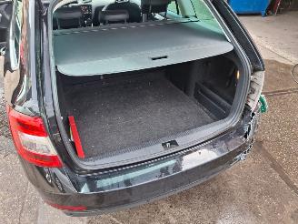 Skoda Octavia 1.6 tdi 116pk  automaat navi picture 4