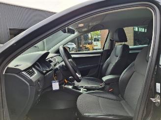 Skoda Octavia 1.6 tdi 116pk  automaat navi picture 7
