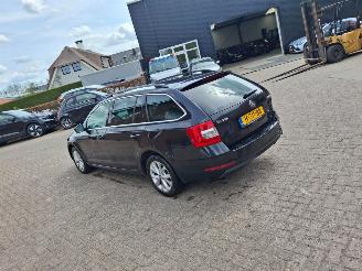 Skoda Octavia 1.6 tdi 116pk  automaat navi picture 11
