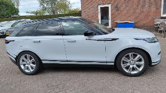 Schadeauto Land Rover Range Rover Velar 2.0i  300pk  awd   navi 2018/12
