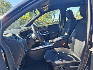 Mercedes B-klasse 180d  116pk navi clima amg uitvoering picture 4