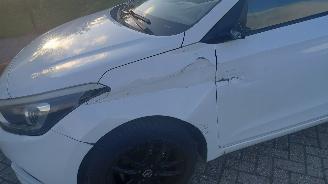 Hyundai I-20 1.2i 5drs airco   84pk picture 4