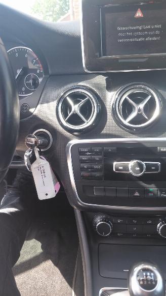 Mercedes A-klasse 180  navi  clima  1.6i 122pk picture 3