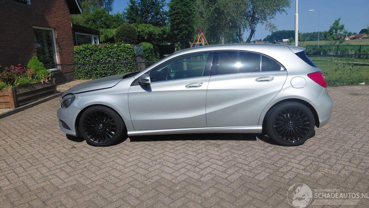 Mercedes A-klasse 180 navi clima 1.6i 122pk