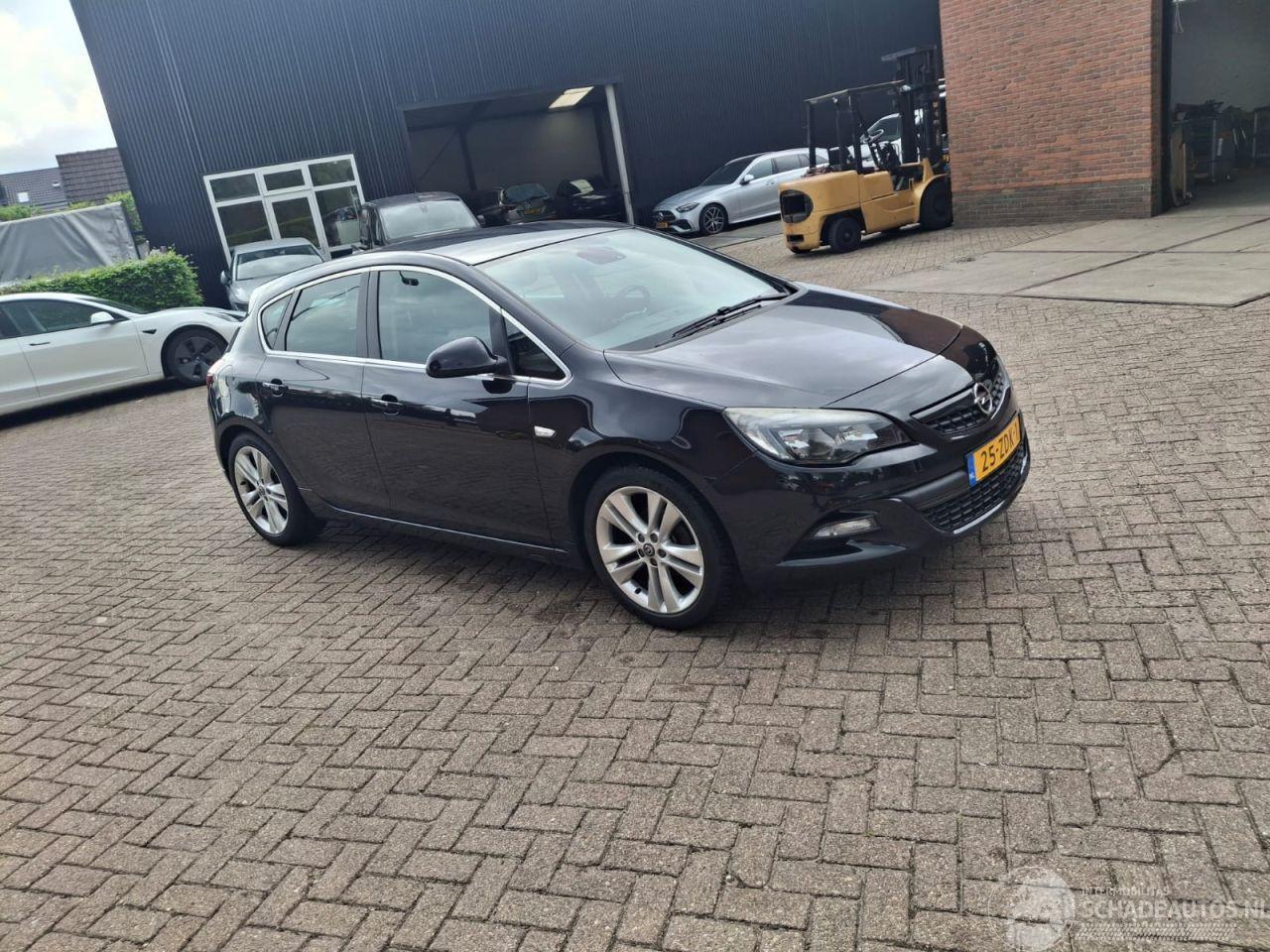 Opel Astra 1.4i   88kw  clima