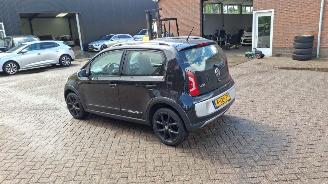 Avarii autoturisme Volkswagen Up! cross up  1.0i  75pk 5drs airco 2014/1