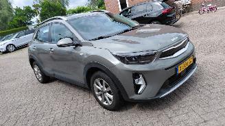 Schadeauto Kia Stonic 1.0 hybrid  74kw navi   clima 2023/11