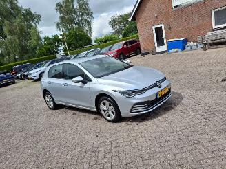 Schadeauto Volkswagen Golf 1.0 hybrid  110pk automaat navi 2023/4