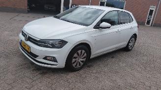 Damaged car Volkswagen Polo 1.0 tsi  70kw  5drs airco navi 2019/9
