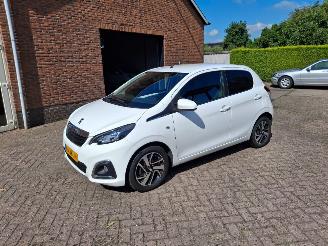 Voiture accidenté Peugeot 108 1.0ivti  allure  clima  navi lmv 2021/10