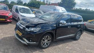 Schadeauto Mitsubishi Outlander 2.0 i  150pk automaat    navi clima 2018/4