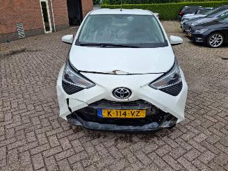 Toyota Aygo 1.0 vvti x play   navi  cruiscontral airco picture 4