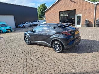 Toyota CH-R 1.8 hybrid 98pk navi clima leer picture 2