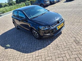 Damaged car Volkswagen Polo 1.0i 70kw 5drs airco 2017/1