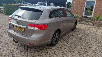 Toyota Avensis 1.8 vtti  automaat  navi picture 3