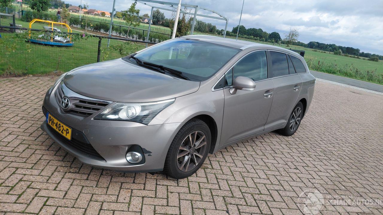 Toyota Avensis 1.8 vtti  automaat  navi