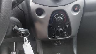 Peugeot 108 1.0 vtti  5drs airco picture 8