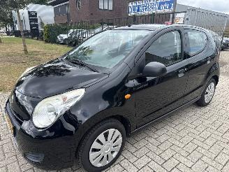 uszkodzony samochody osobowe Suzuki Alto 1.0 EASS 5 DRS AIRCO 132000 KM BOUWJAAR 2014 2600 EURO VAST 2014/2