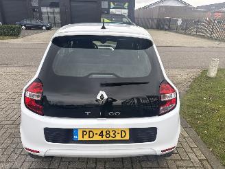 Renault Twingo 1.0SCe LICHTE RIJDBARE SCHADE! BOUWJAAR 2017 88000 KM 4250 EURO picture 3