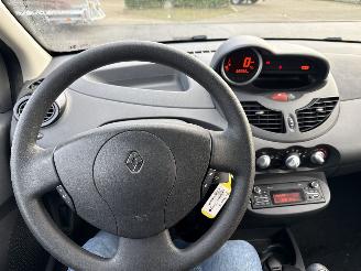 Renault Twingo 1.2-16V COLLECTION AIRCO LICHTE SCHADE! 68540 KM 2013 3100 EURO picture 10