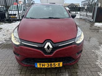 Renault Clio 0.9 TCE ICONIC LICHTE RIJDBARE SCHADE! BOUWJAAR 2017 6750 EURO picture 7