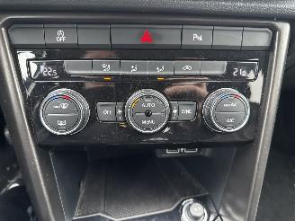 Volkswagen T-Roc 1.0 TSI 116 PK PORTIEREN SCHADE BOUWJAAR 2018 RIJDBAAR! 9500 EUR picture 12