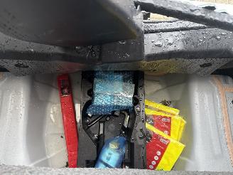 Peugeot 108 1.0e VTI ALLURE LICHTE SCHADE BOUWJAAR 2022  6999 EURO VAST picture 17