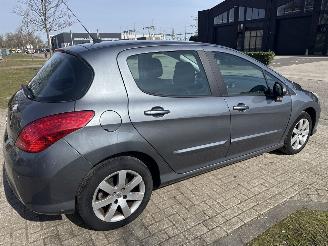 Peugeot 308 1.6 VTI NAVI LICHTE SCHADE! BOUWJAAR 2011 199000KM  1250 EURO picture 4
