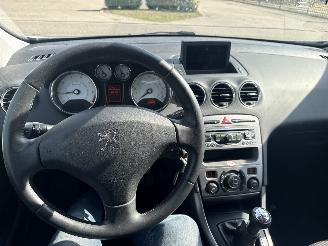 Peugeot 308 1.6 VTI NAVI LICHTE SCHADE! BOUWJAAR 2011 199000KM  1250 EURO picture 10