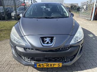 Peugeot 308 1.6 VTI NAVI LICHTE SCHADE! BOUWJAAR 2011 199000KM  1250 EURO picture 6