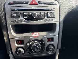 Peugeot 308 1.6 VTI NAVI LICHTE SCHADE! BOUWJAAR 2011 199000KM  1250 EURO picture 11