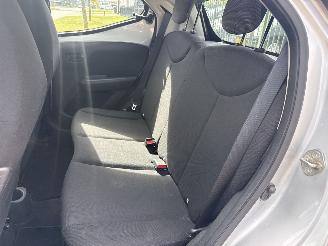 Toyota Aygo 1.0 VVT-iX-FUN LICHTE SCHADE! BOUWJAAR 2017 122000KM 4999 EURO picture 13