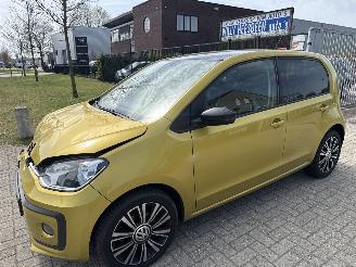 Damaged car Volkswagen Up! 1.0 BMT HIGH UP! BOUWJAAR 2017 VASTE PRIJS 4999 EURO 2017/2