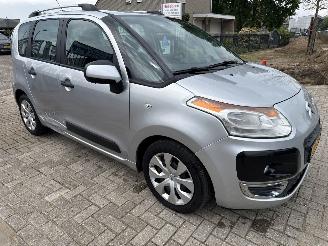 Citroën C3 picasso 1.4 VTi AURA LICHTE SCHADE! 95056 KM NAP BOUWJAAR 2010 2200 EURO picture 6