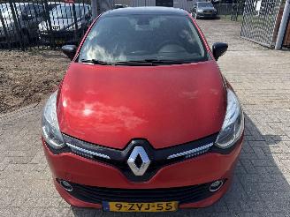 Renault Clio 0.9 TCE DYNAMIQUE LICHTE SCHADE!  BOUWJAAR 2015  4850 EURO picture 6