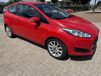 Schadeauto Ford Fiesta 1.0 STYLE 121959 KM NIEUWSTAAT BOUWJAAR 2014  2999 EURO VAST! 2014/2