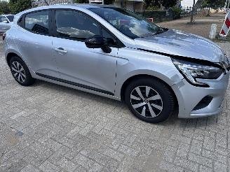 Renault Clio 1.0 90 EQUILIBRE BOUWJAAR 2023  67945 KM VASTE PRIJS 8400 EURO picture 5