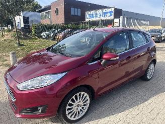 škoda osobní automobily Ford Fiesta 1.0 TITANIUM 2e EIGENAAR HAGELSCHADE! BOUWJAAR 2013  3900 EURO 2013/3