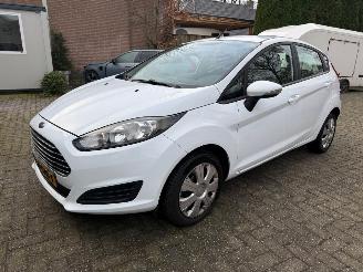 Damaged car Ford Fiesta 1.0 STYLE 5DRS AIRCO NAVI 2015/4