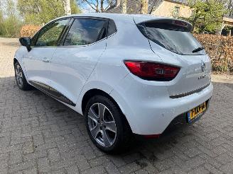 Coche accidentado Renault Clio 0.9 TCE NIGHT&DAY  AIRCO NAVI 2014/9