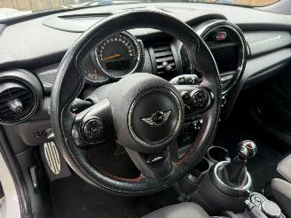 Mini Cooper 1.5 JWC PAKKET NL NAVI AIRCO LUXE UITVOERING picture 19