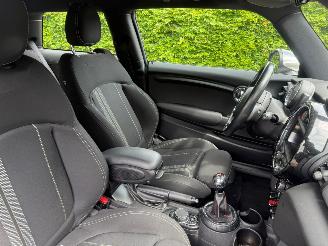 Mini Cooper 1.5 JWC PAKKET NL NAVI AIRCO LUXE UITVOERING picture 16