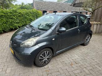 škoda osobní automobily Toyota Aygo 1.0 2005/8