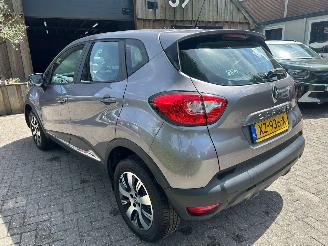 damaged passenger cars Renault Captur 0.9 AIRCO NAVI CRUISE 2017/3