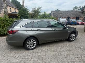 Opel Astra SPORTS ELEGANCE 1.2 LUXE UITVOERING LEDER NAVI KEYLES STOELVERWARMING picture 7