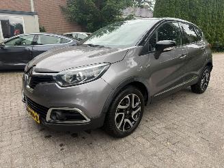 Voiture accidenté Renault Captur 1.2 TCE AUT! AIRCO NAVI PDC TREKHAAK 2016/6