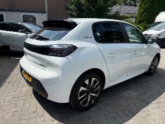 uszkodzony samochody osobowe Peugeot 208 1.2 HYBRID 110 E STYLE 2025/4